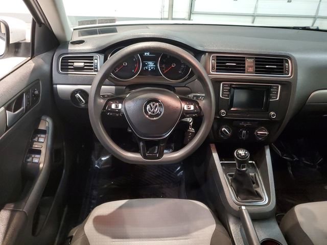 Used 2017 Volkswagen Jetta S image 15