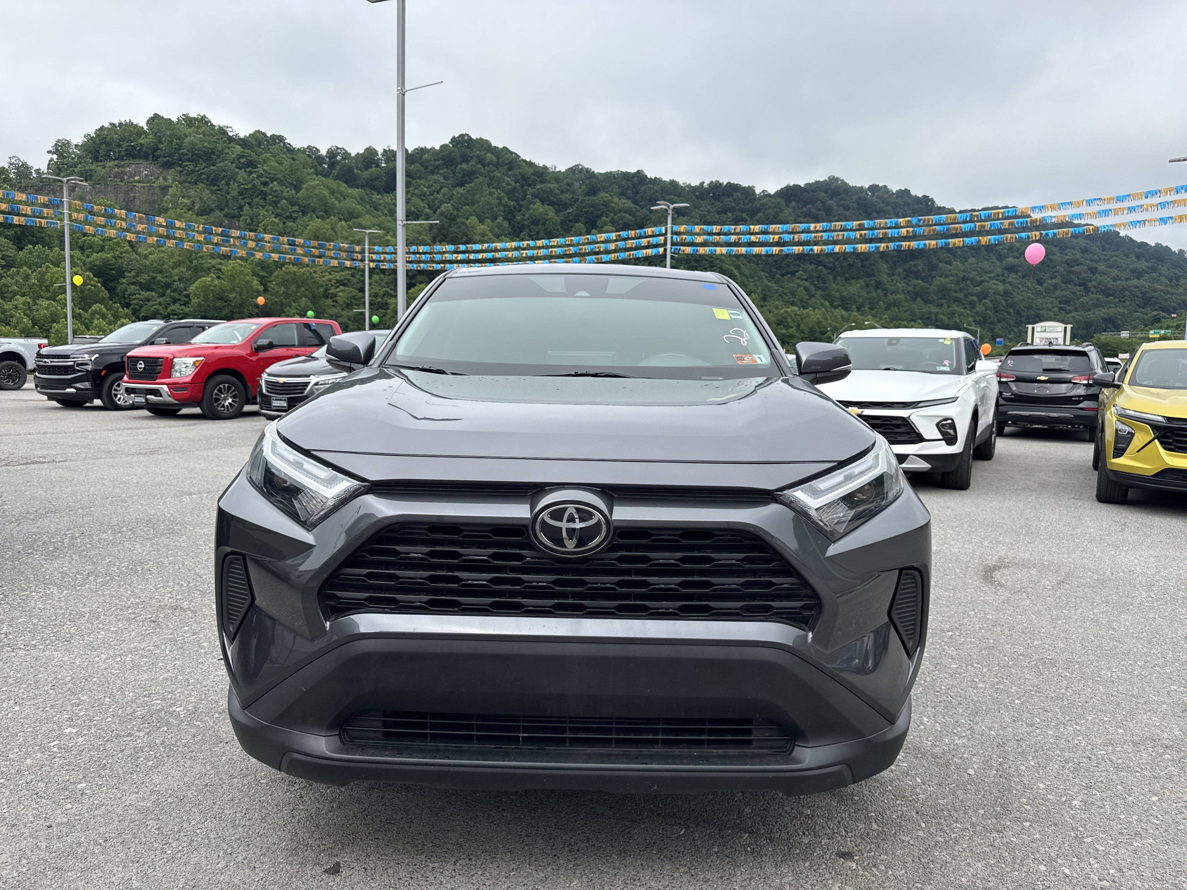 Used 2023 Toyota RAV4 LE AWD/4WD image 3