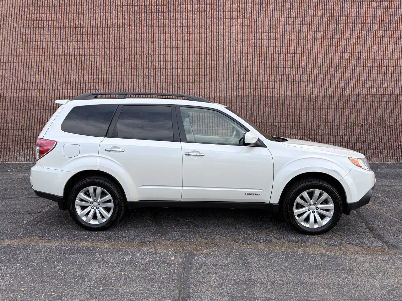 Used 2013 Subaru Forester 2.5X Limited AWD/4WD image 8