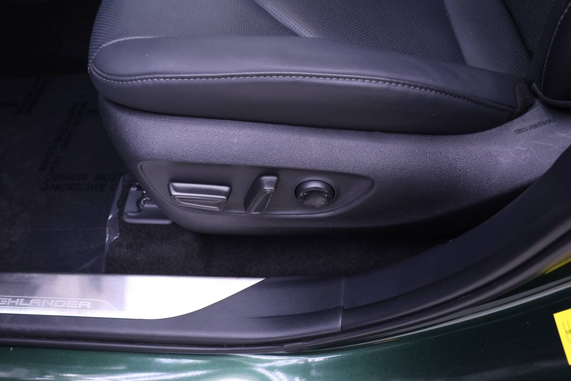 Used 2025 Toyota Highlander Limited image 9