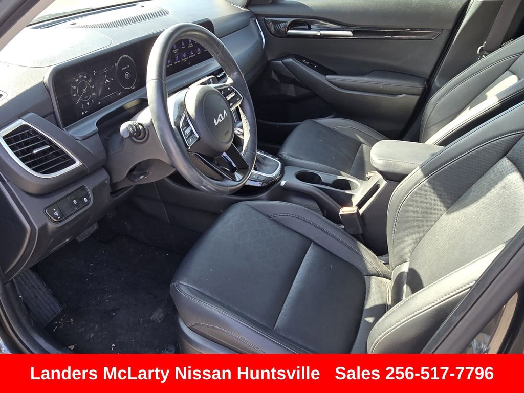 Used 2025 Kia Seltos EX w/ EX Sunroof Package FWD image 17