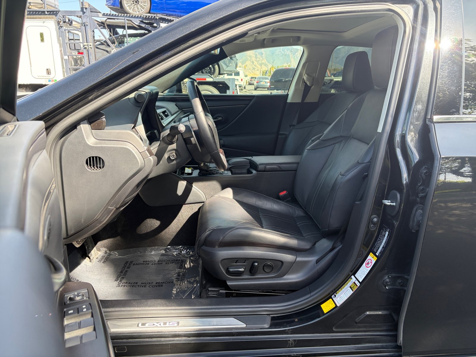 Used 2019 Lexus ES 300h w/ Accessory Package 2 FWD image 11
