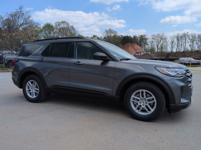 New 2026 Ford Explorer Active RWD image 2