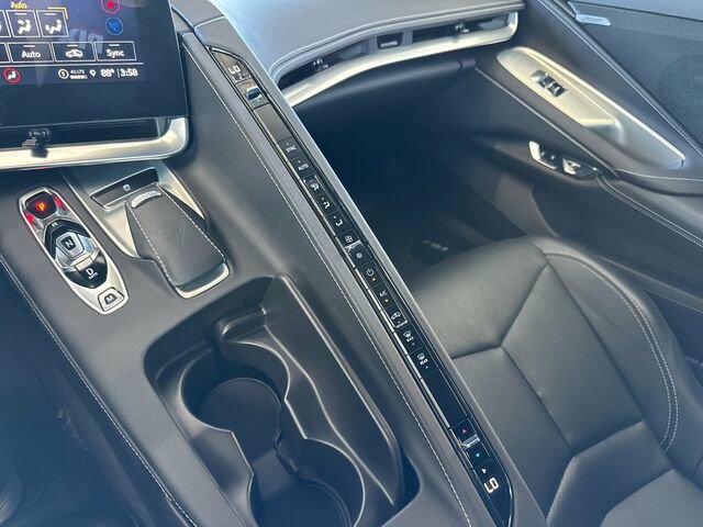 Used 2022 Chevrolet Corvette Stingray Coupe w/ 1LT RWD image 29