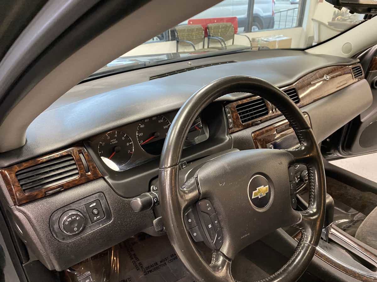 Used 2014 Chevrolet Impala LT w/ LT Sunroof Package image 13