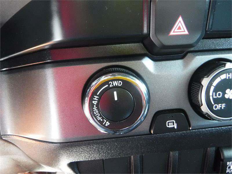 Used 2020 Toyota Tacoma 4x4 Double Cab image 10