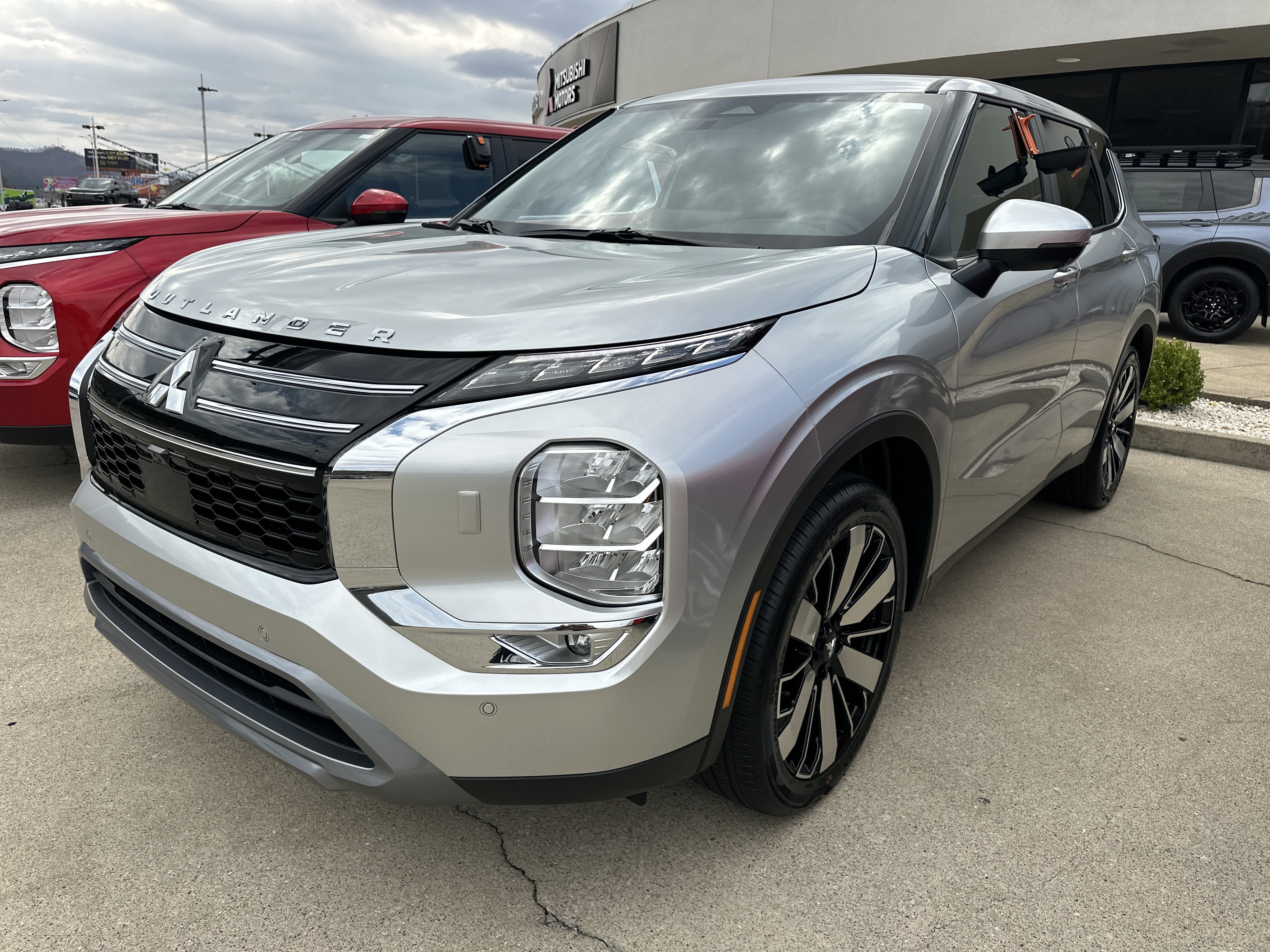 New 2026 Mitsubishi Outlander SE AWD/4WD image 6