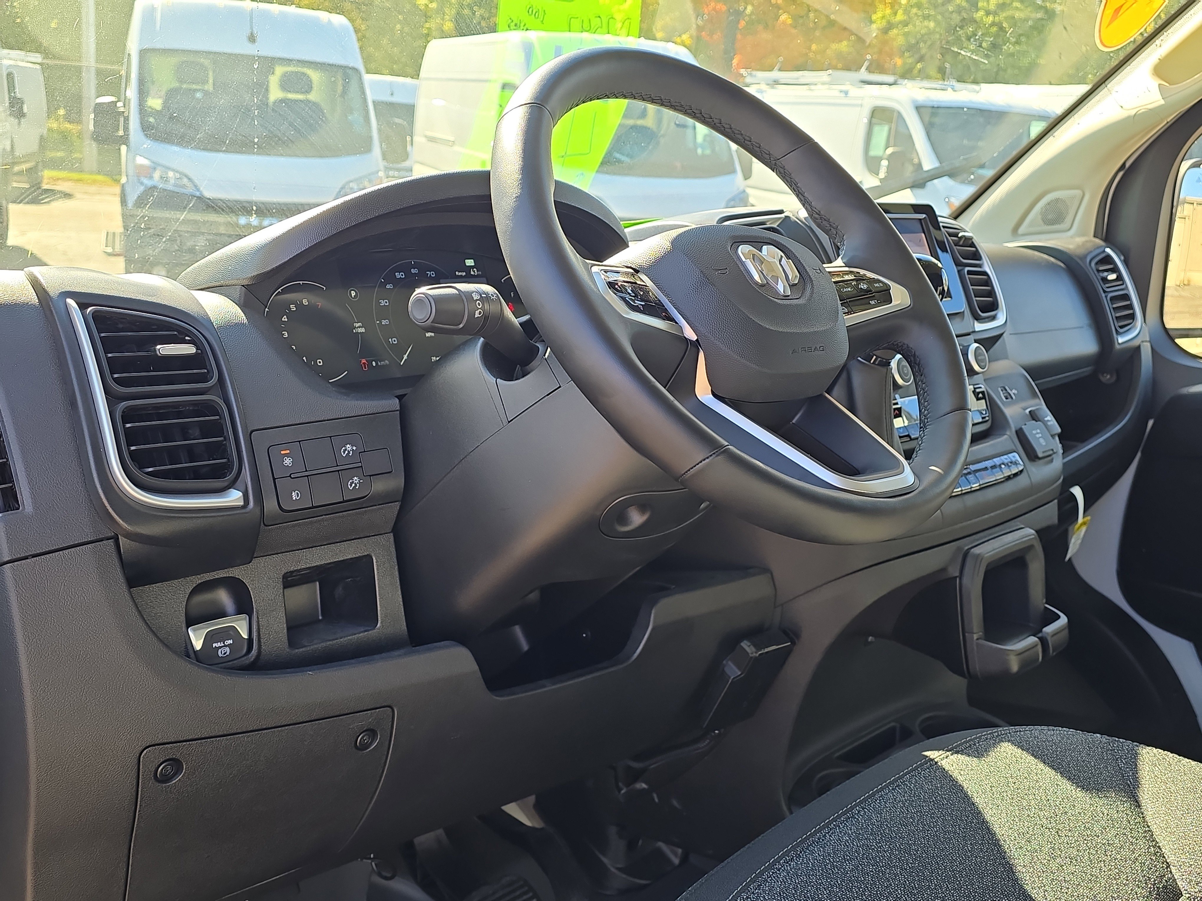 Used 2025 RAM ProMaster 2500 w/ Quick Order Package 22G SLT image 15