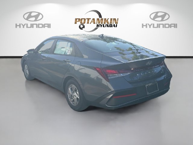 New 2026 Hyundai Elantra SE FWD image 7