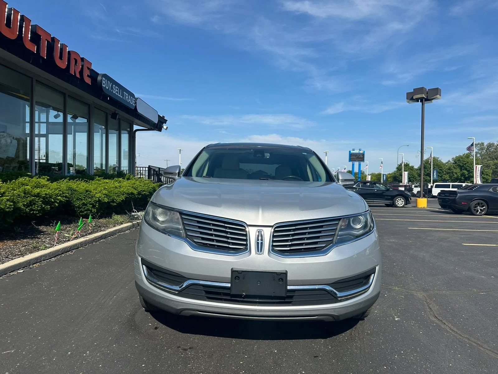 Used 2016 Lincoln MKX Reserve w/ Climate Package AWD/4WD image 2