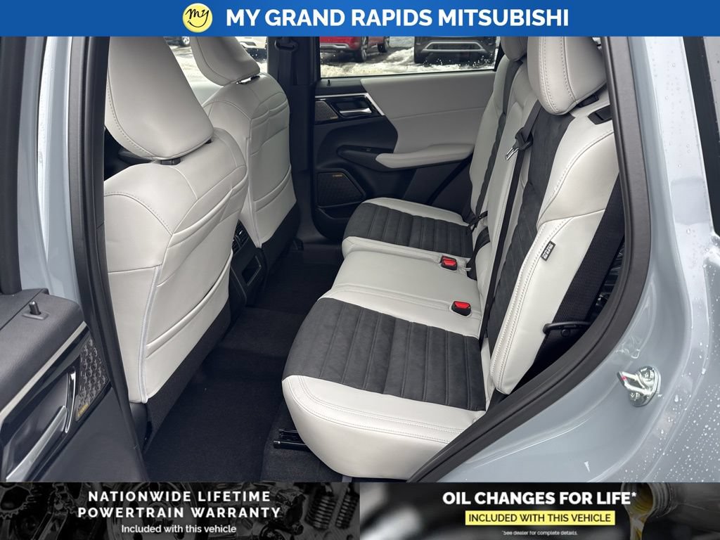 New 2026 Mitsubishi Outlander SE AWD/4WD image 11