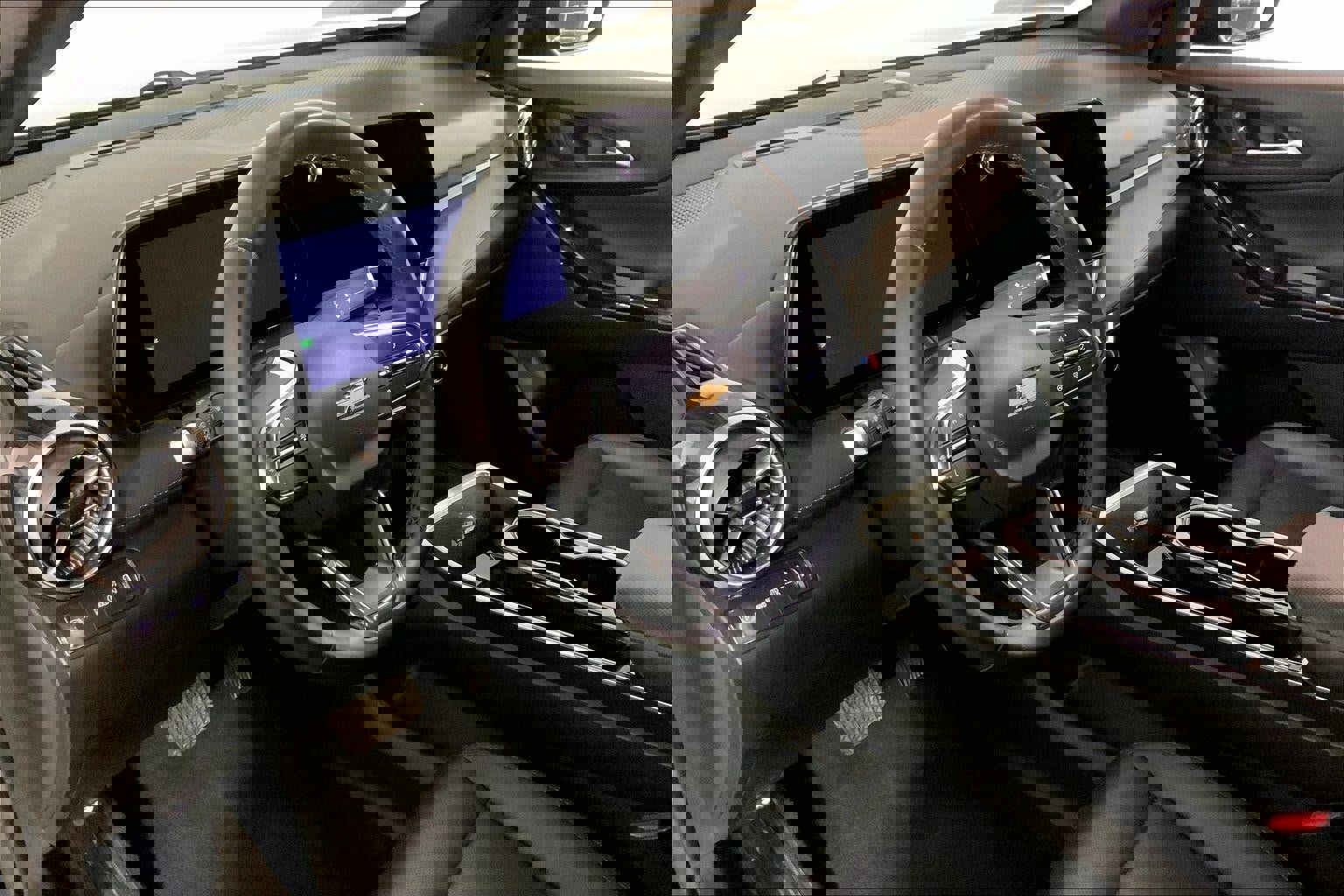 Used 2025 Chevrolet Equinox LT w/ Convenience Package II image 14