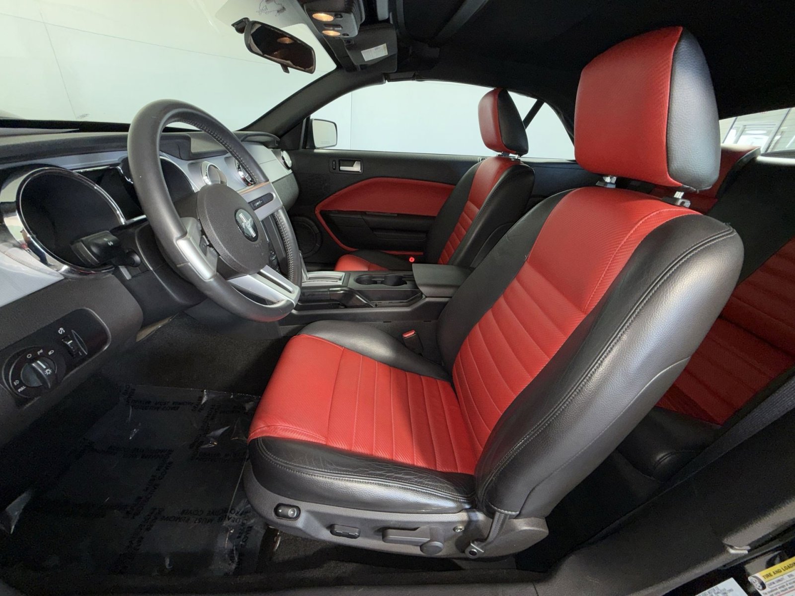 Used 2006 Ford Mustang GT RWD image 13