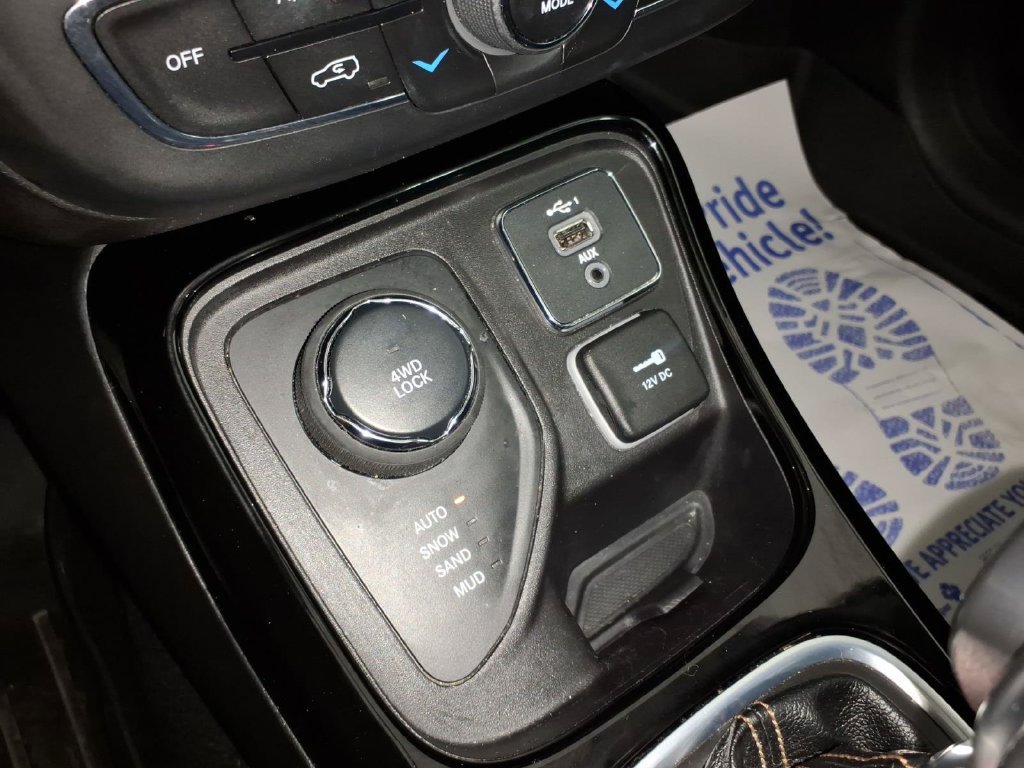 Used 2020 Jeep Compass Limited AWD/4WD image 27