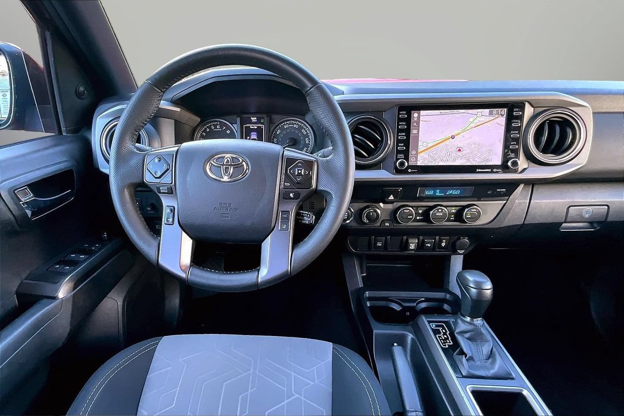 Used 2022 Toyota Tacoma TRD Sport AWD/4WD image 11