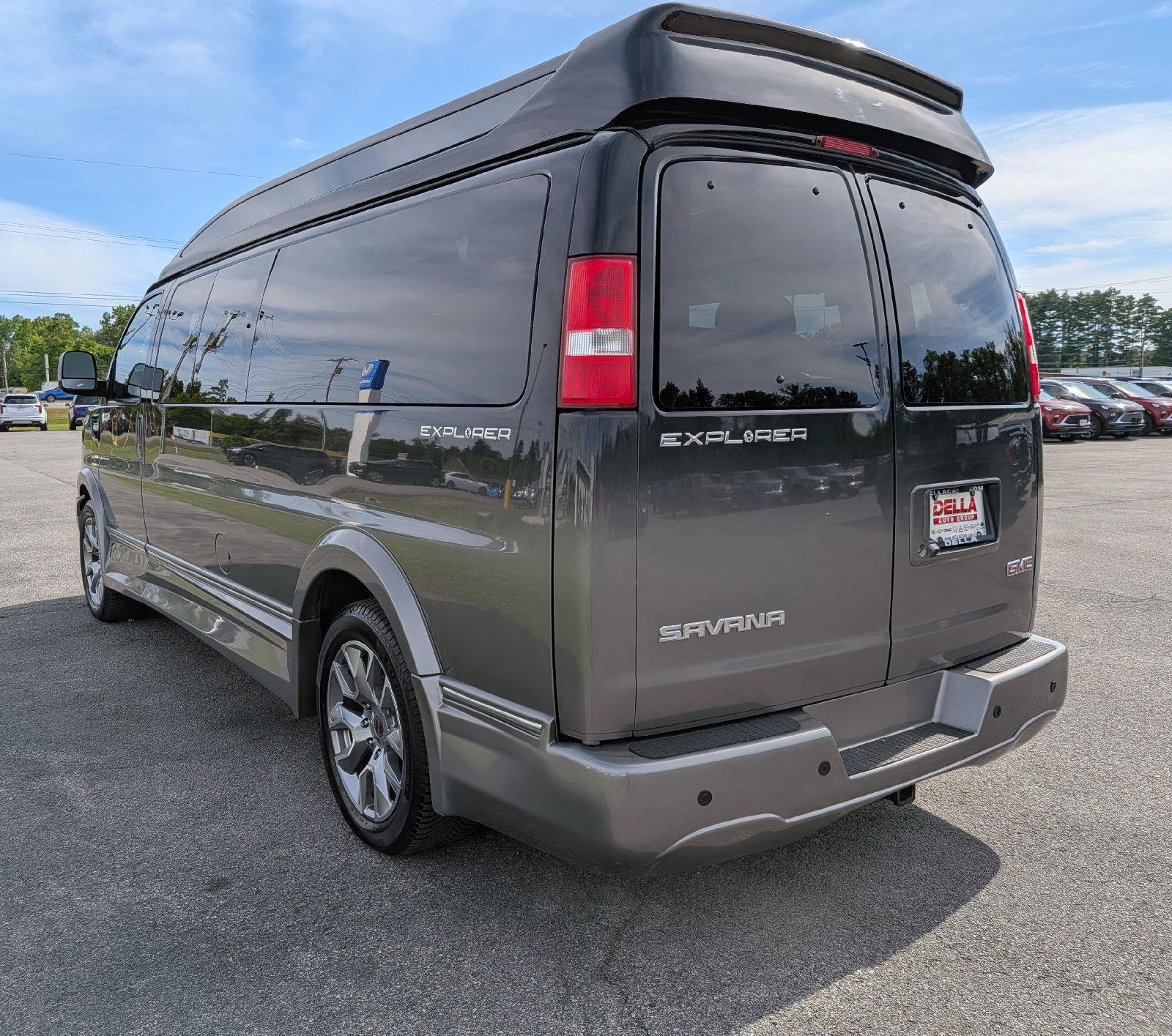 Used 2023 GMC Savana 2500 Extended RWD image 8