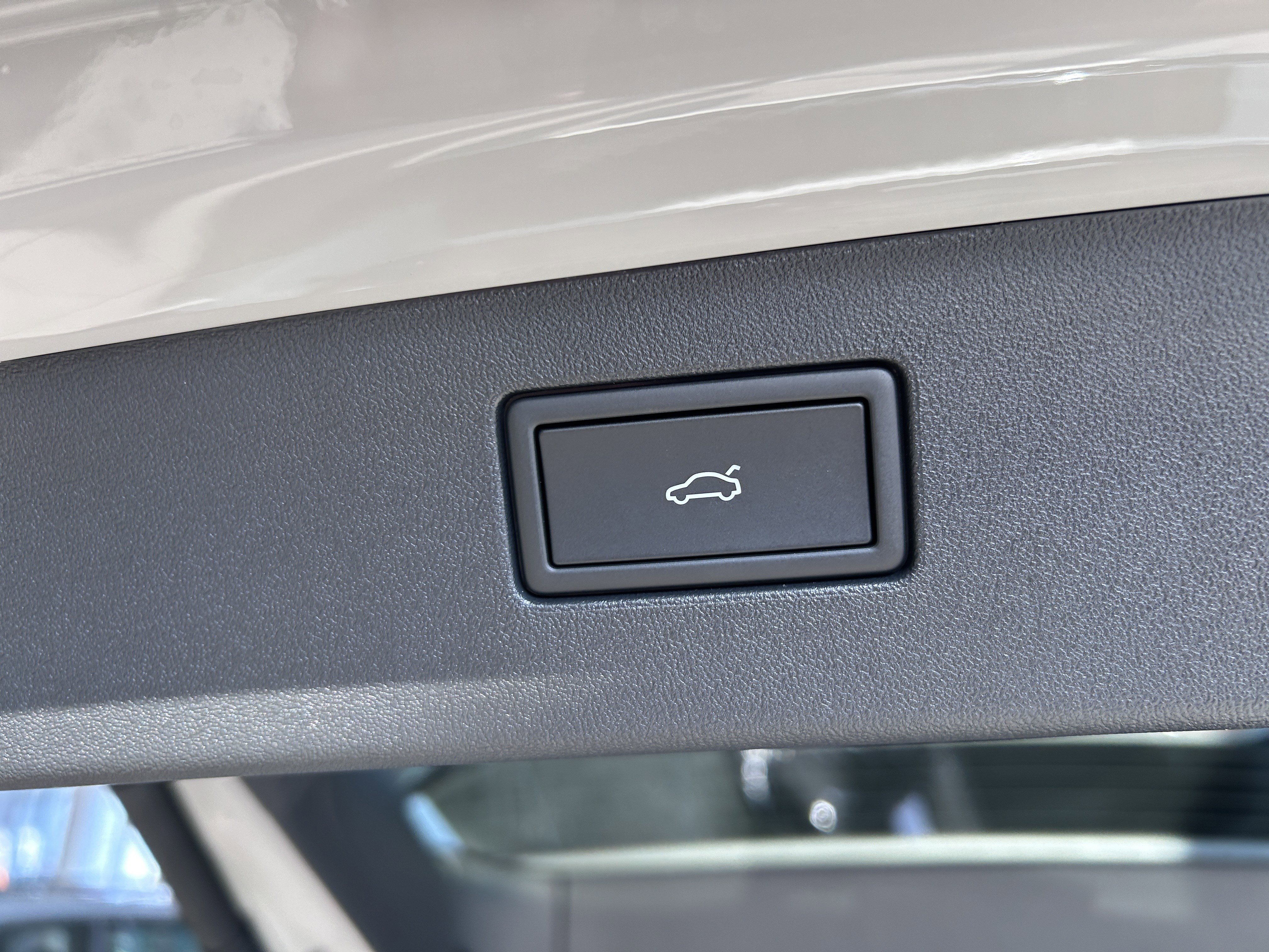 New 2026 Volkswagen Tiguan SE R-Line image 21