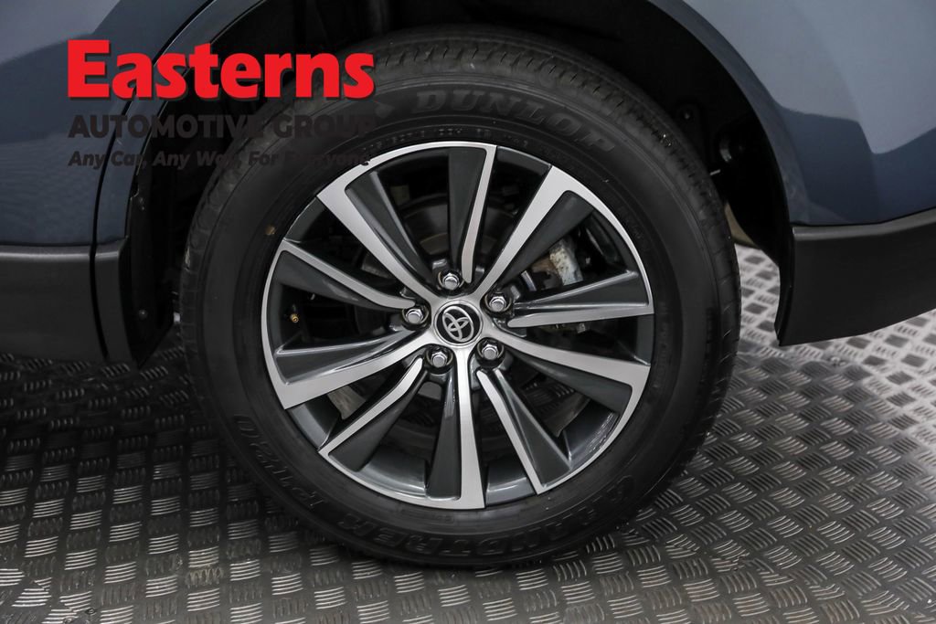 Used 2024 Toyota Venza LE image 31