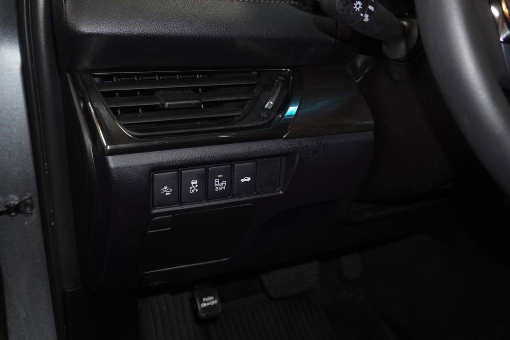 Used 2017 Toyota Avalon XLE Premium w/ All Weather Liner Package FWD image 21