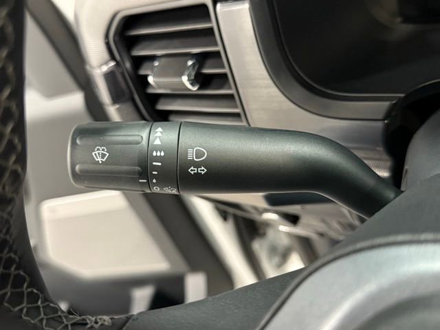 Used 2025 Ford F150 Lariat w/ Equipment Group 501A Mid image 22