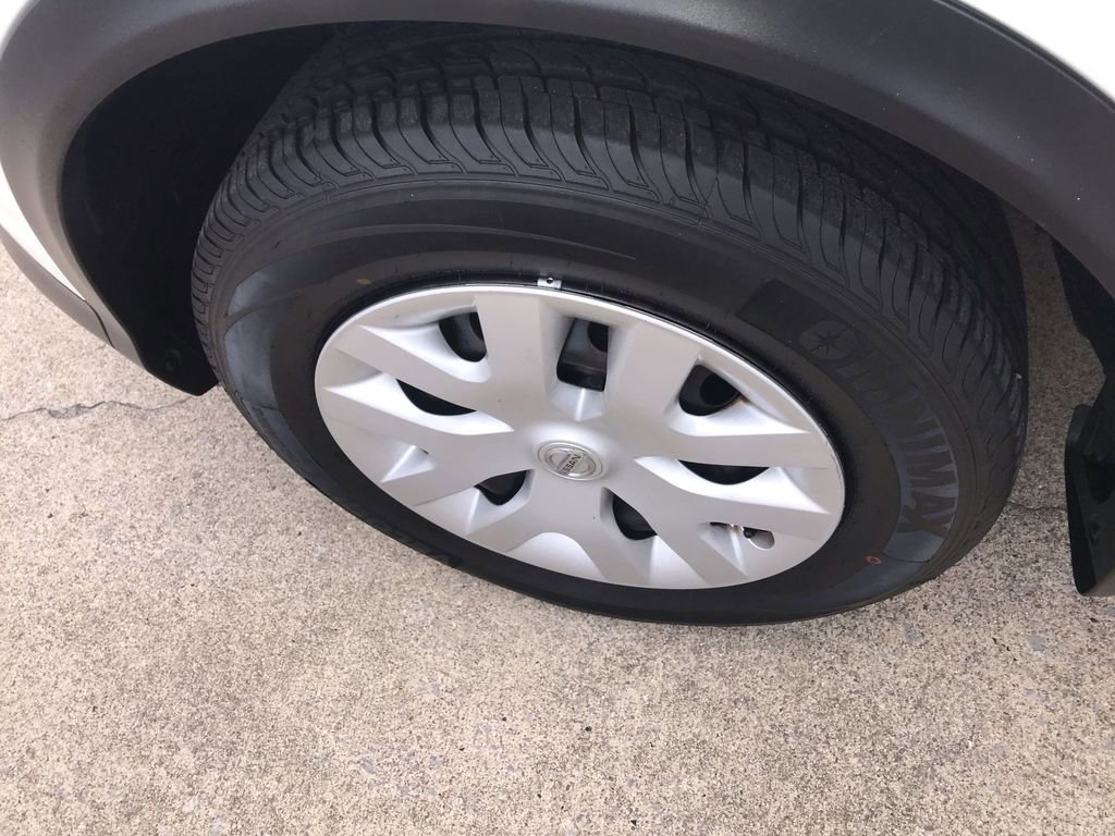 Used 2019 Nissan Rogue Sport S image 10