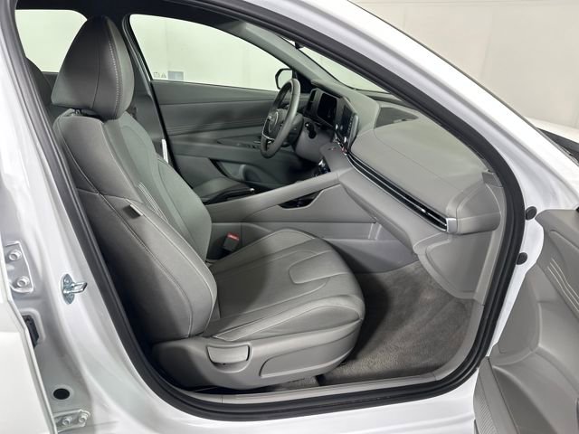 Certified 2025 Hyundai Elantra Sport image 56