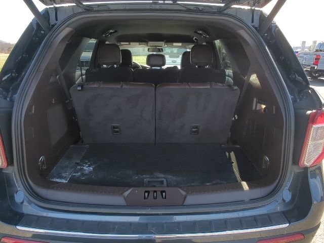 Used 2023 Ford Explorer King Ranch w/ Technology Package image 13