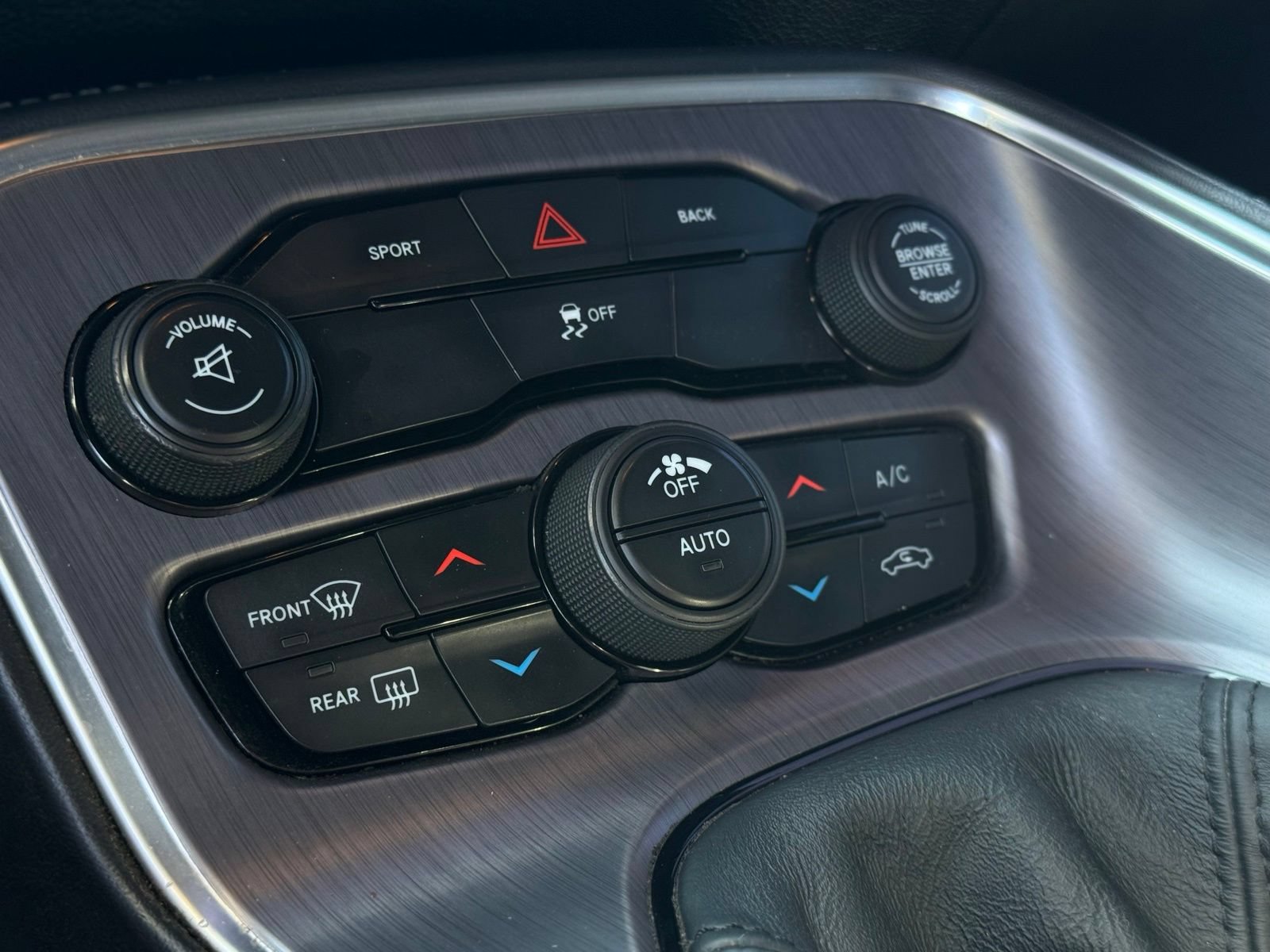 Used 2016 Dodge Challenger R/T RWD image 16
