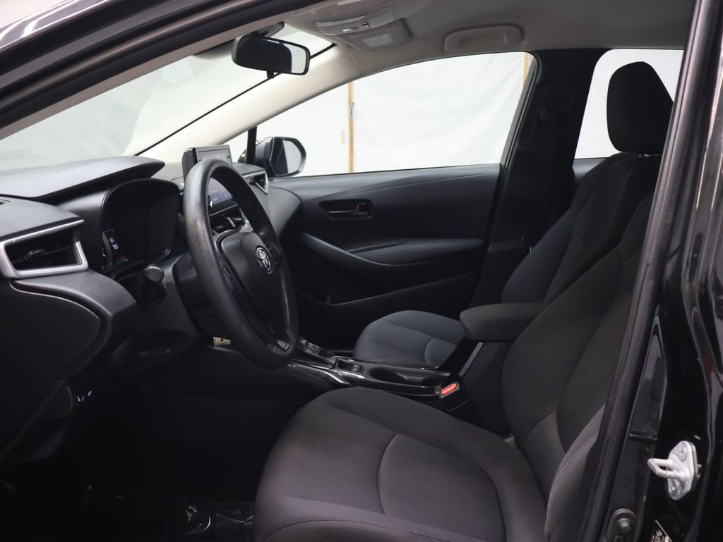 Used 2022 Toyota Corolla LE FWD image 16