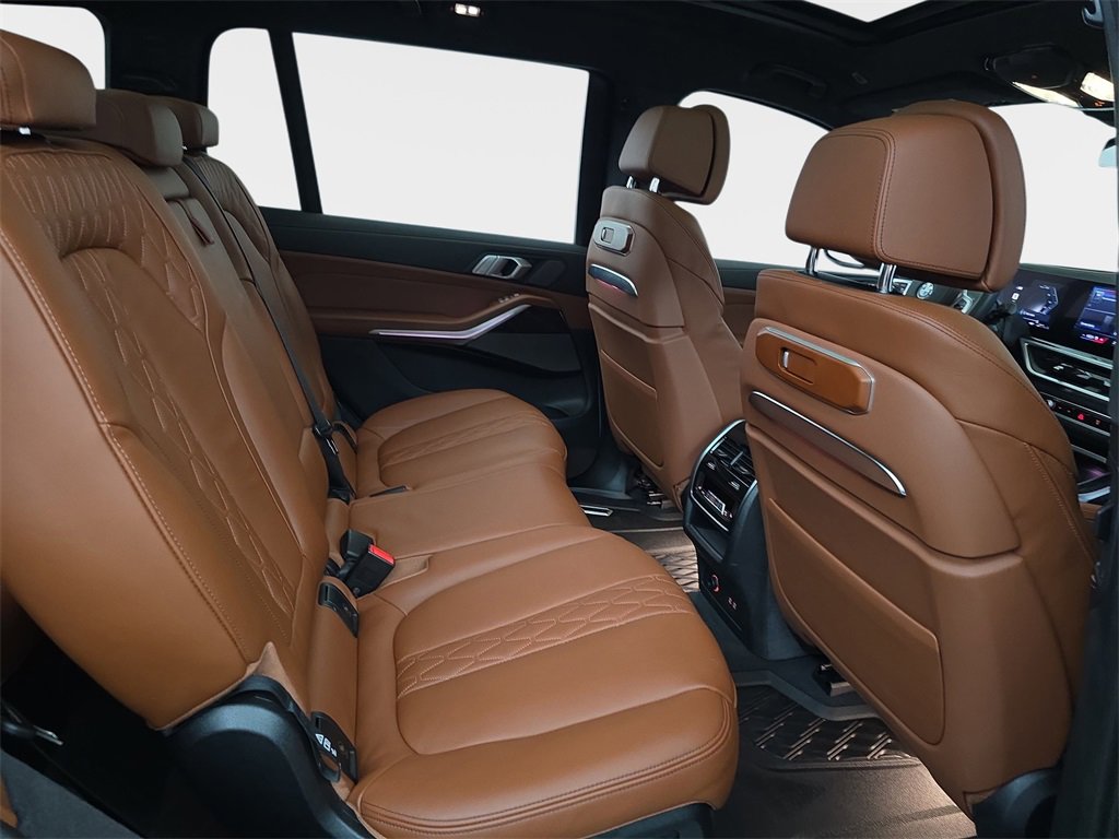 Used 2025 BMW X7 M60i w/ Executive Package image 14