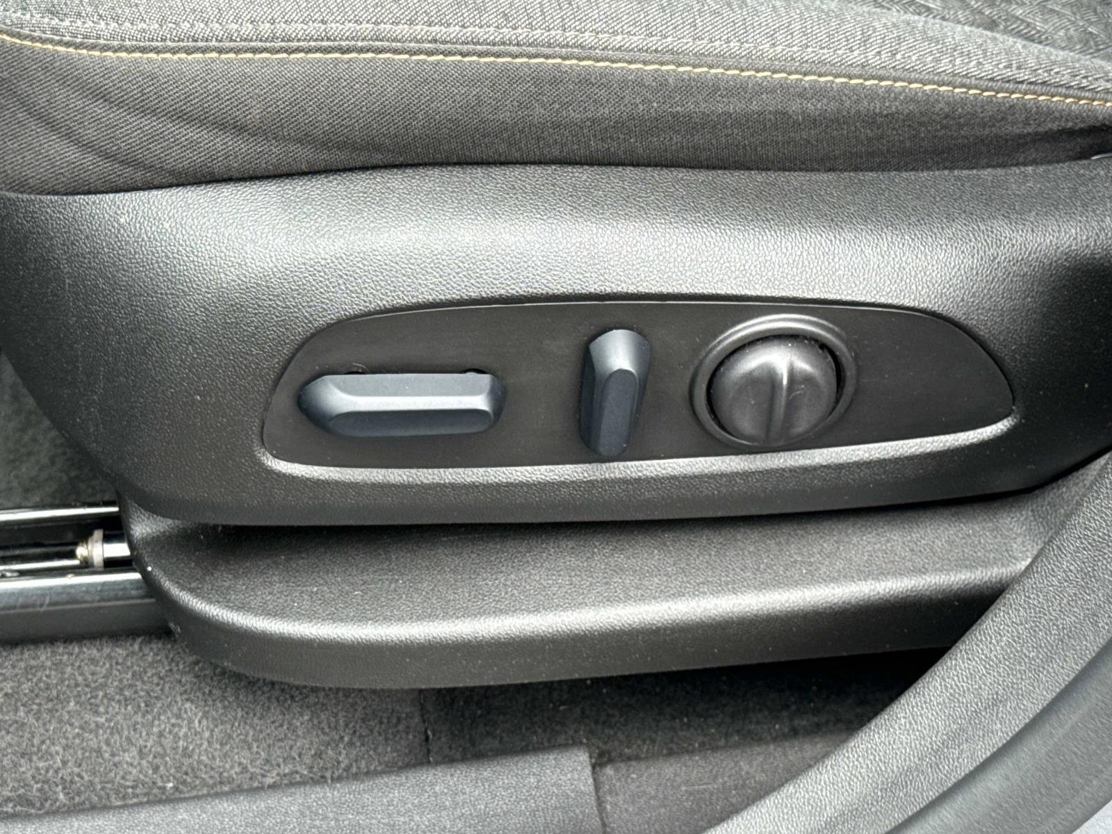 Used 2024 Chevrolet Equinox LT image 21