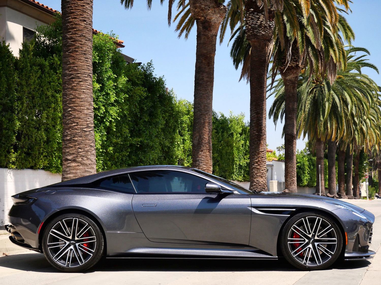 Used 2024 Aston Martin DB12 Coupe image 18