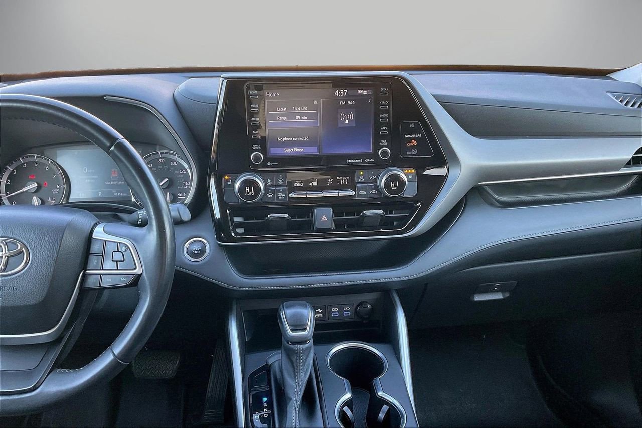 Used 2022 Toyota Highlander XLE image 13