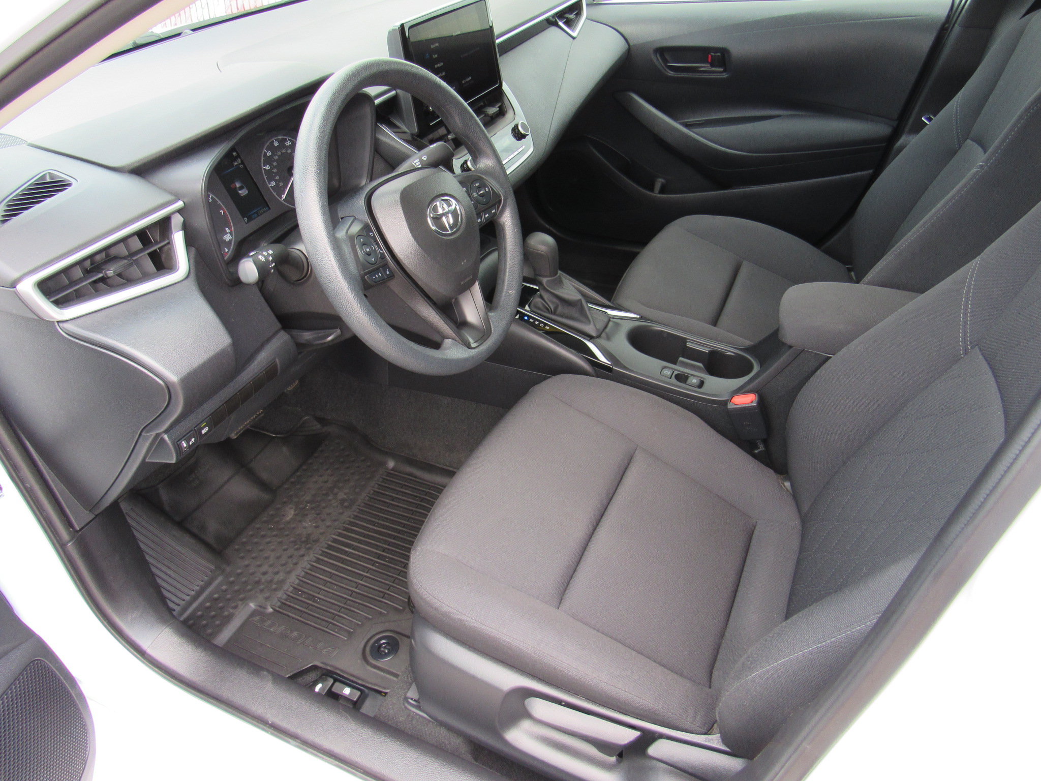 Used 2024 Toyota Corolla LE FWD image 14