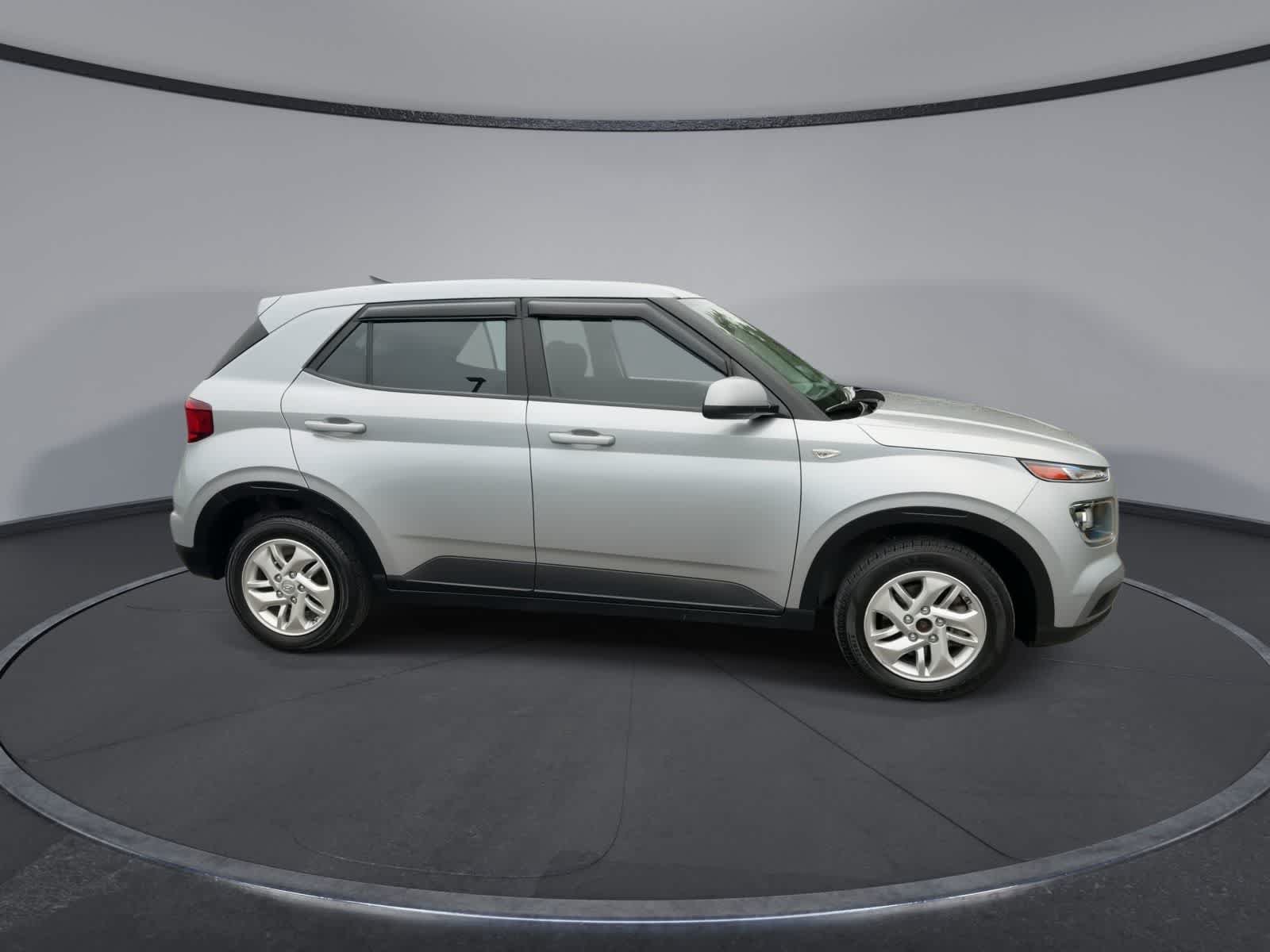 Used 2022 Hyundai Venue SE FWD image 9