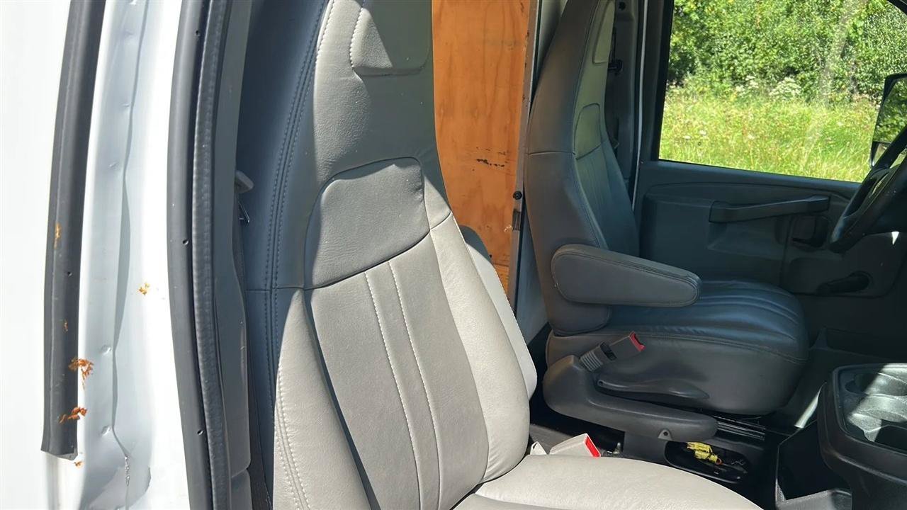 Used 2019 Chevrolet Express 3500 Extended w/ Driver Convenience Package RWD image 43