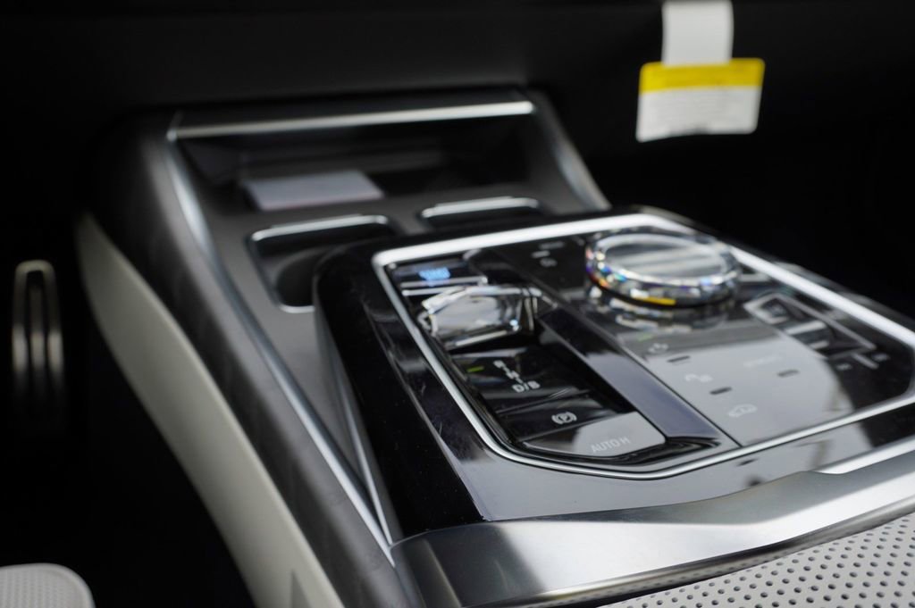 New 2024 BMW i7 xDrive60 image 5