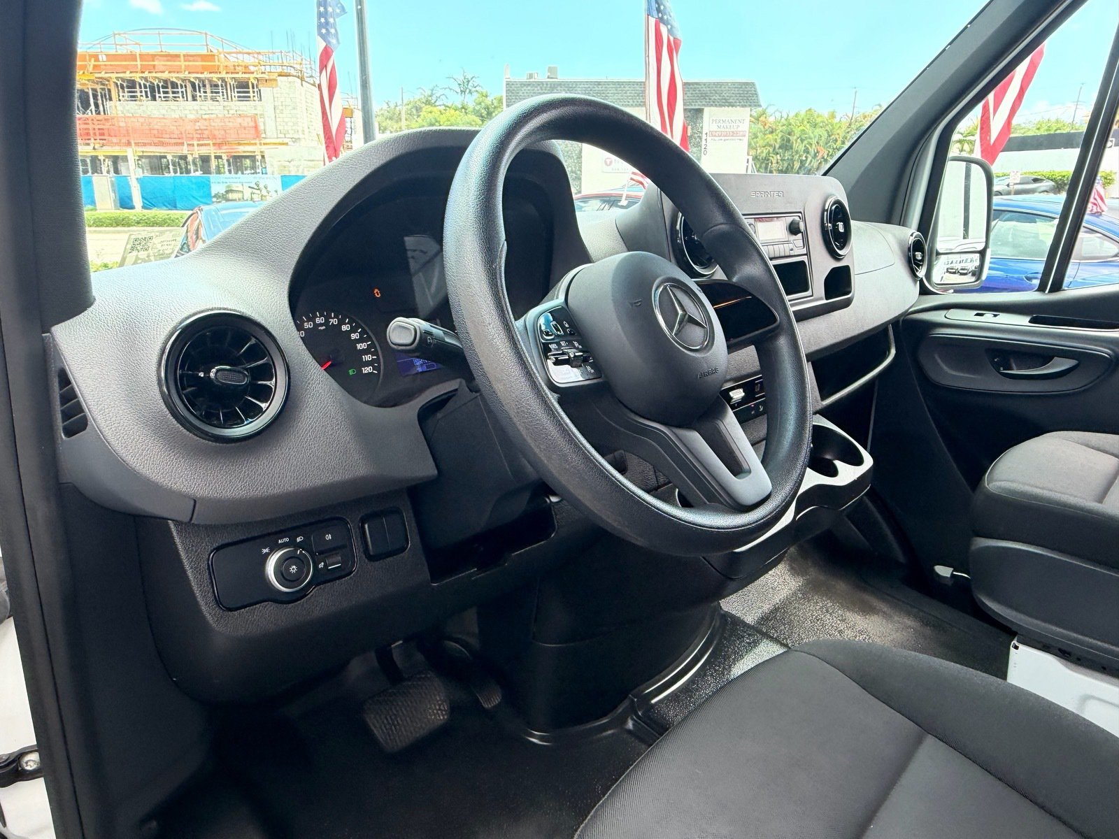 Used 2022 Mercedes-Benz Sprinter 2500 image 10