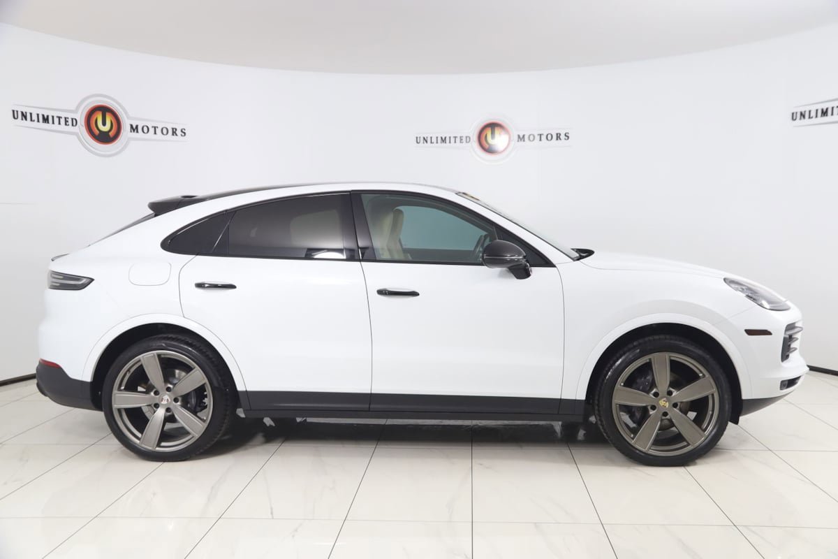 Used 2020 Porsche Cayenne AWD/4WD image 2