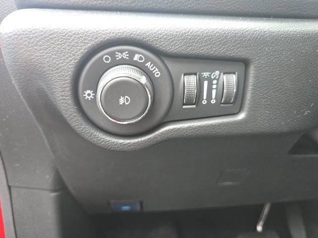 New 2026 Chrysler Pacifica Select image 11