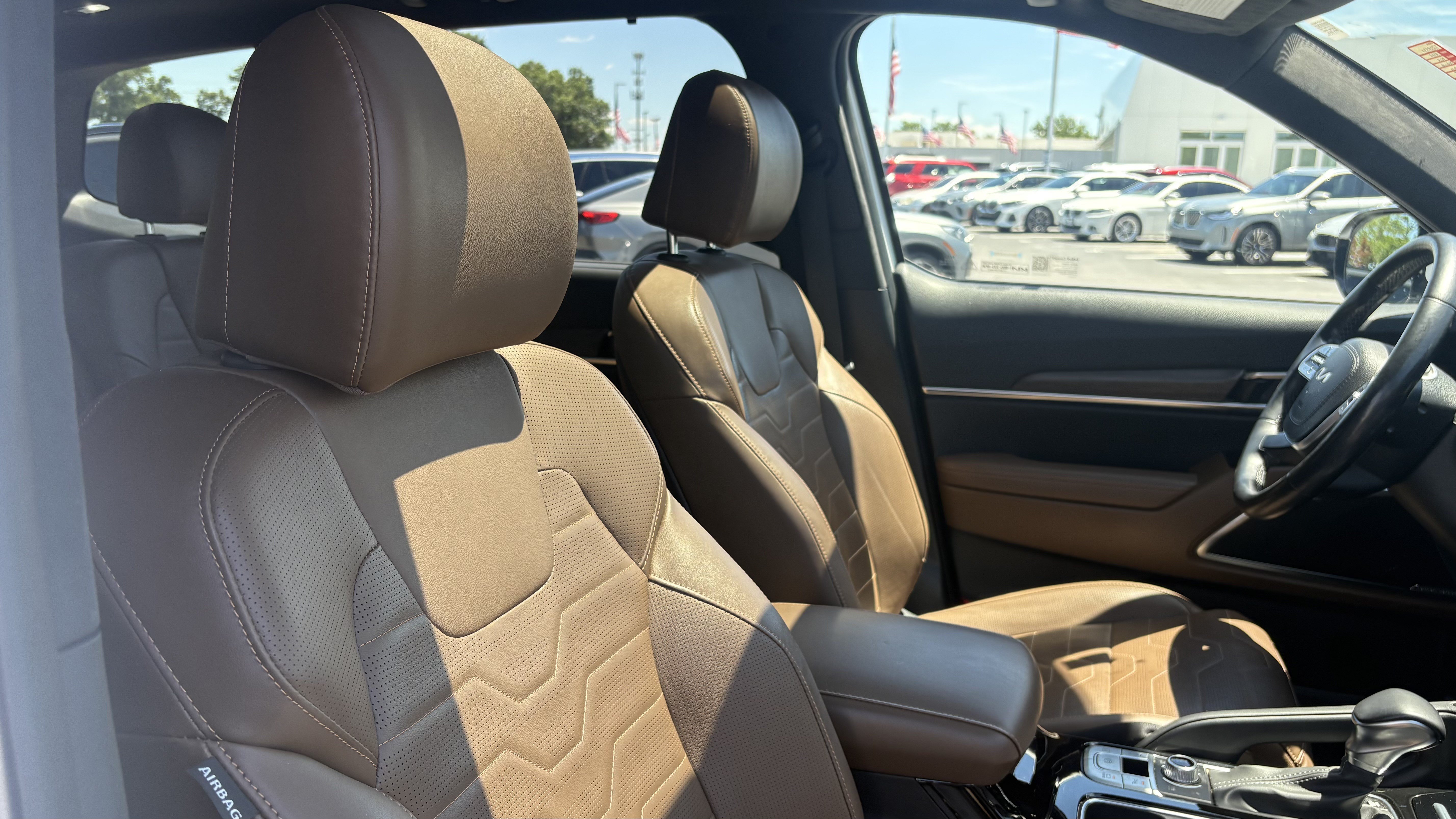 Used 2022 Kia Telluride SX w/ SX Prestige Package AWD/4WD image 34