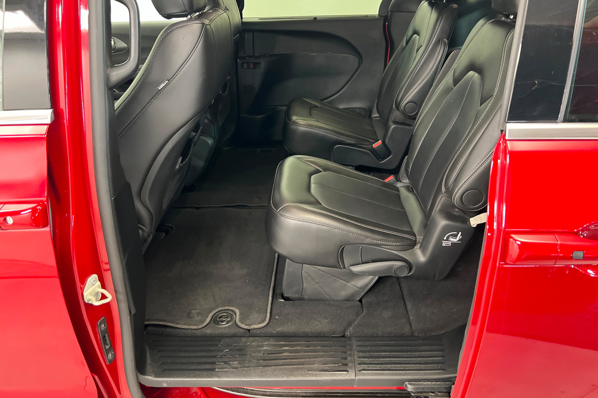 Used 2026 Chrysler Pacifica Select FWD image 21