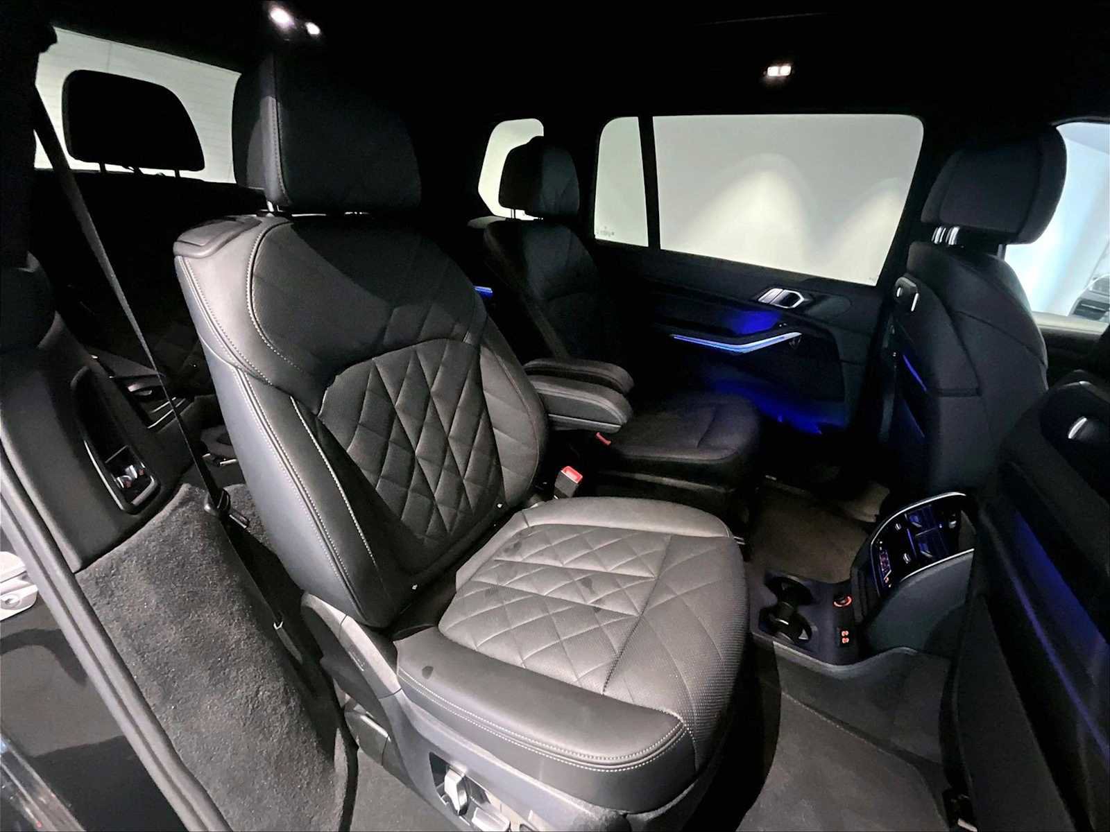 Used 2024 BMW X7 xDrive40i w/ M Sport Package image 31