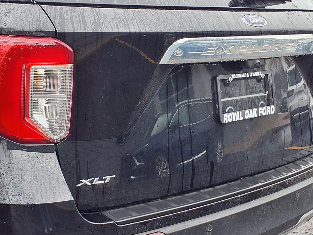 Used 2024 Ford Explorer XLT w/ Equipment Group 202A AWD/4WD image 6