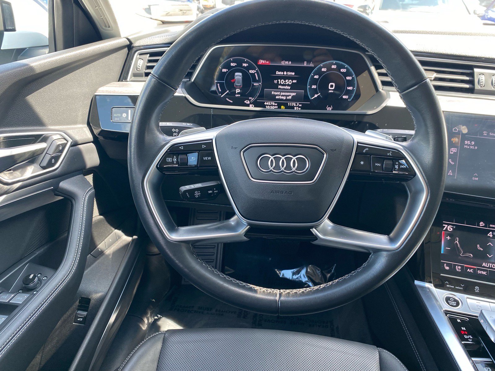 Used 2024 Audi Q8 e-tron Premium Plus w/ Premium Plus Package AWD/4WD image 6