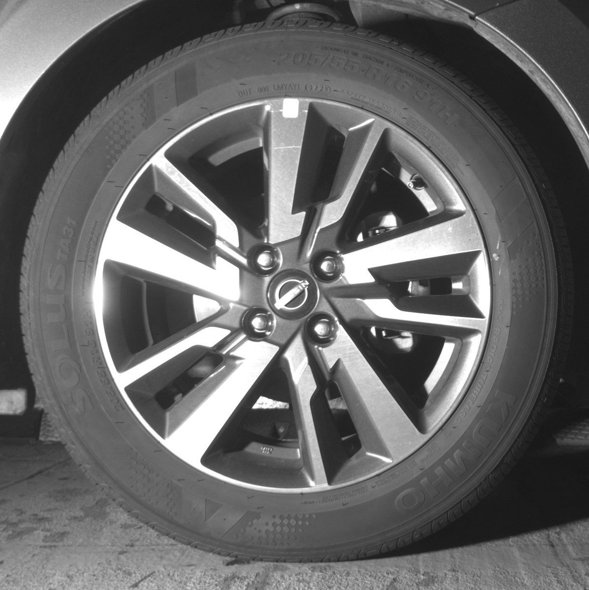 Used 2025 Nissan Versa SV image 13