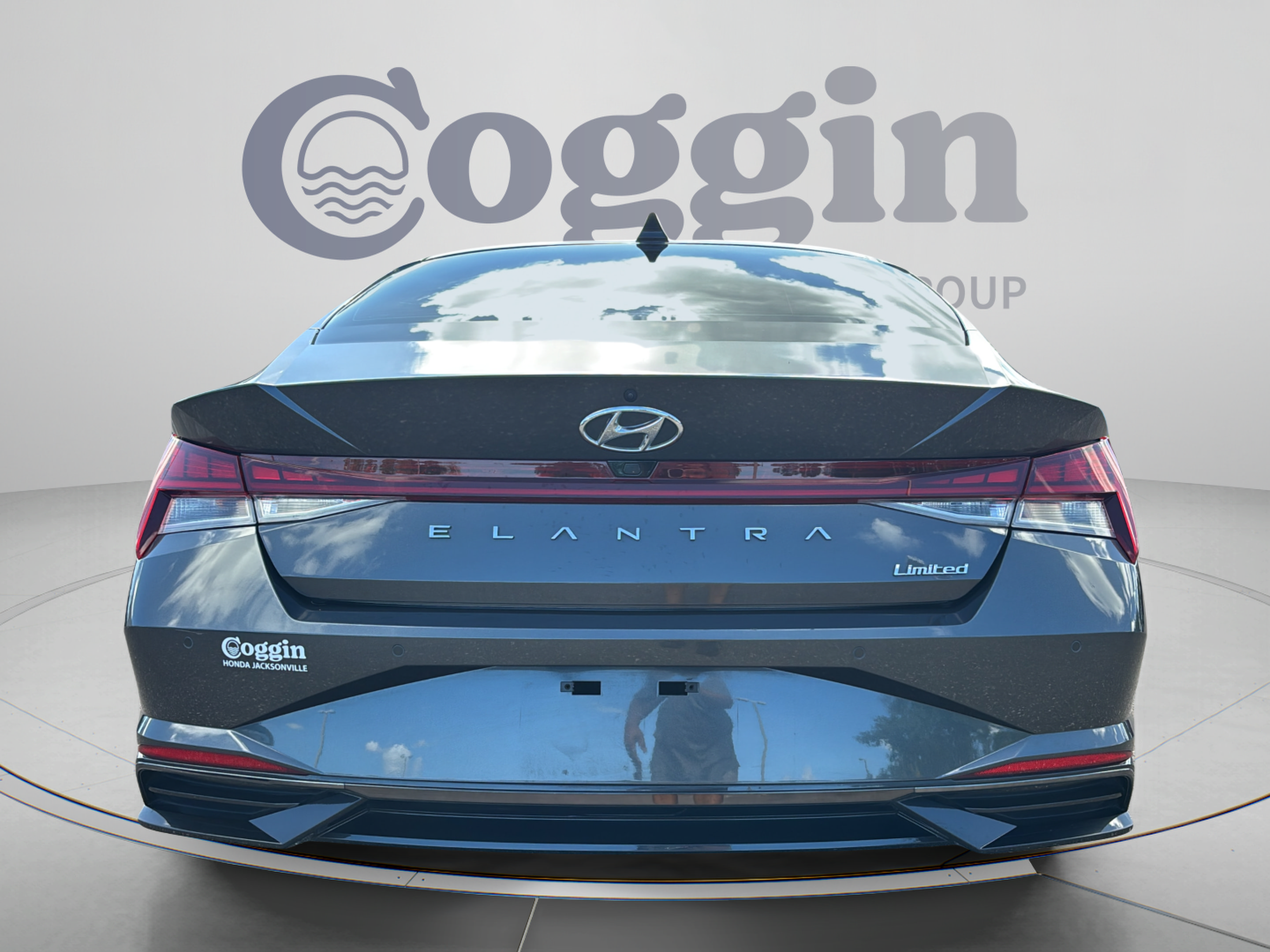 Used 2022 Hyundai Elantra Limited w/ Cargo Package FWD image 15