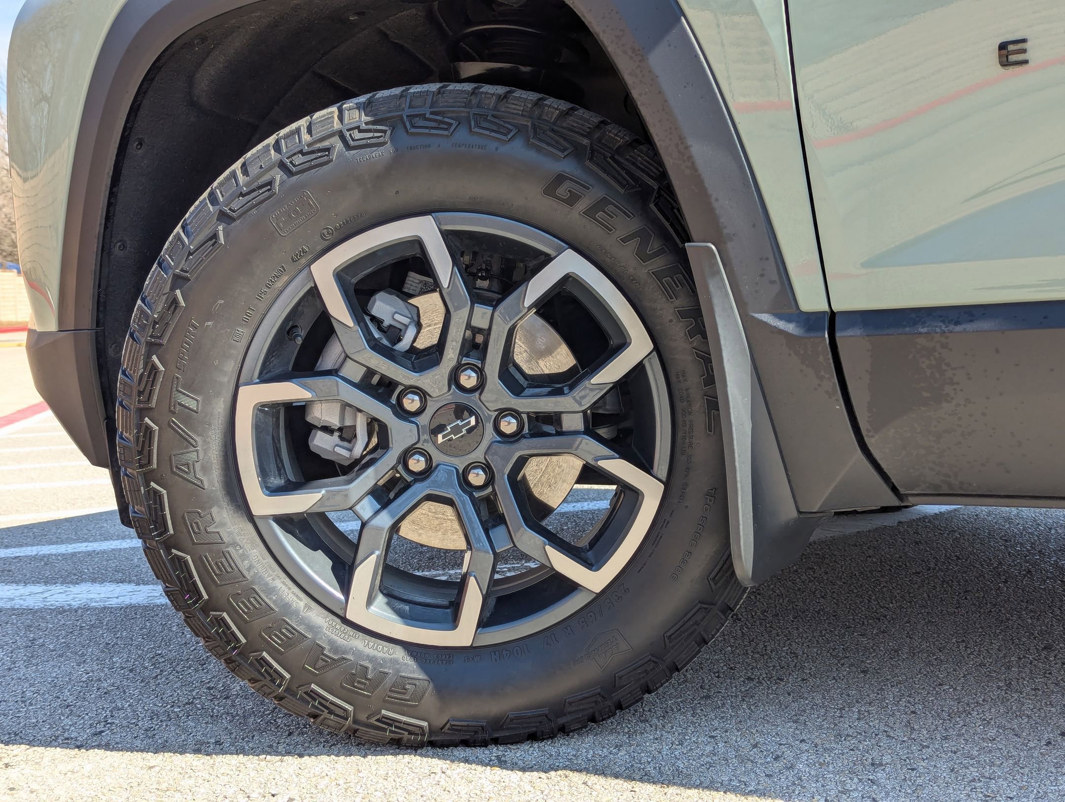 Used 2026 Chevrolet Equinox ACTIV w/ Convenience Package III image 31