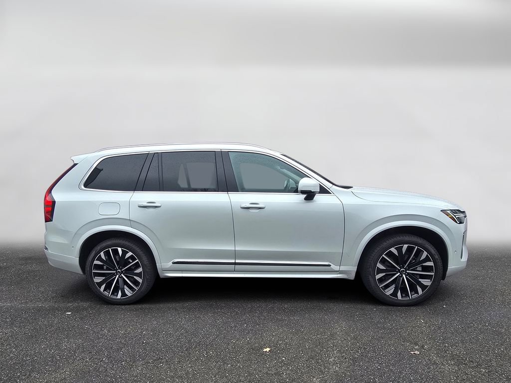 New 2025 Volvo XC90 B5 Plus w/ Protection Package Premier image 4