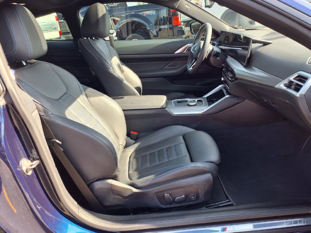 Used 2026 BMW M440i Coupe w/ Premium Package RWD image 27